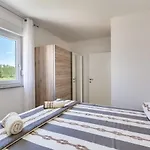 빌라 Beachfront Sun Garden By Adex Travel *