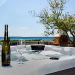 빌라 Beachfront Sun Garden By Adex Travel *
