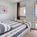 Beachfront Sun Garden By Adex Travel 빌라 *