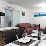 빌라 Beachfront Sun Garden By Adex Travel *