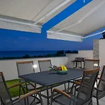 Beachfront Sun Garden By Adex Travel * 프리블라카