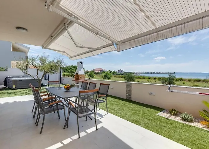 Beachfront Sun Garden By Adex Travel Villa *