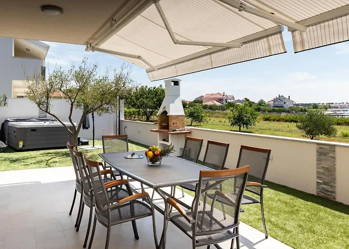 Beachfront Sun Garden By Adex Travel Villa