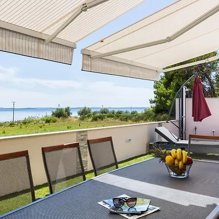 Beachfront With Hot Tubs Sun Garden *