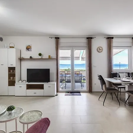 Villa Beachfront With Hot Tubs Sun Garden Privlaka (Zadar)