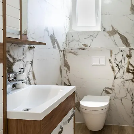 Vila Beachfront Sun Garden By Adex Travel *