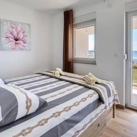 Beachfront With Hot Tubs Sun Garden Villa *