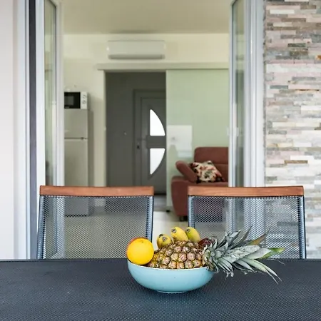 Beachfront Sun Garden By Adex Travel Vila