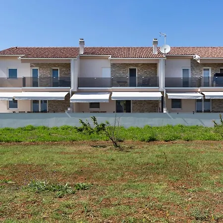 Villa Beachfront With Hot Tubs Sun Garden *
