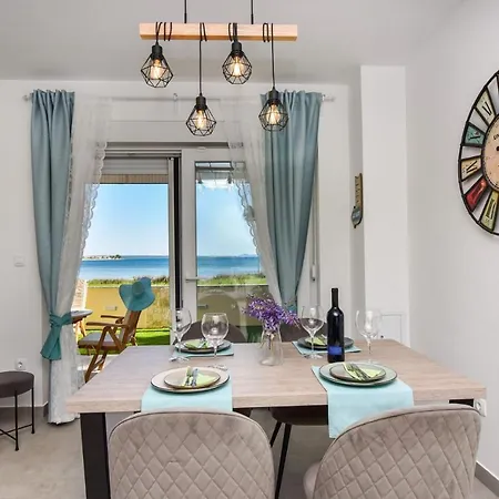 Villa Beachfront With Hot Tubs Sun Garden Privlaka (Zadar)