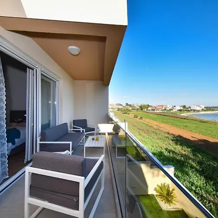 Villa Beachfront With Hot Tubs Sun Garden