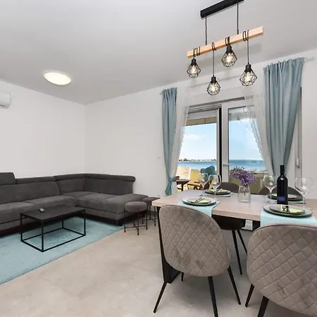 Villa Beachfront With Hot Tubs Sun Garden Privlaka (Zadar)