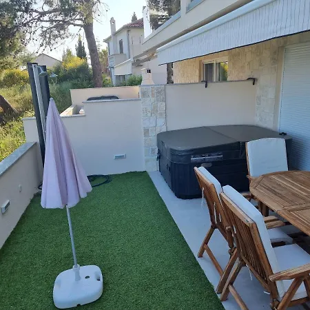 Beachfront With Hot Tubs Sun Garden Privlaka (Zadar)