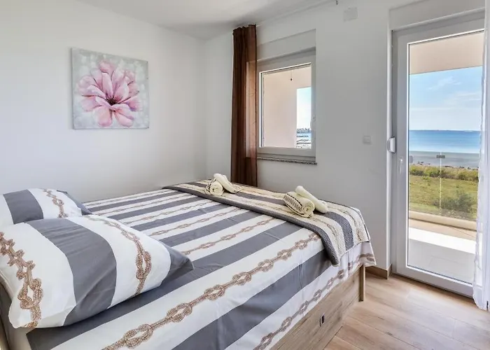 Beachfront Sun Garden By Adex Travel Villa *